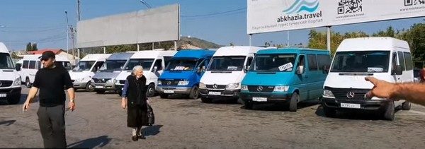 Автобусы на границе Абхазии Автобусы на границе Абхазии